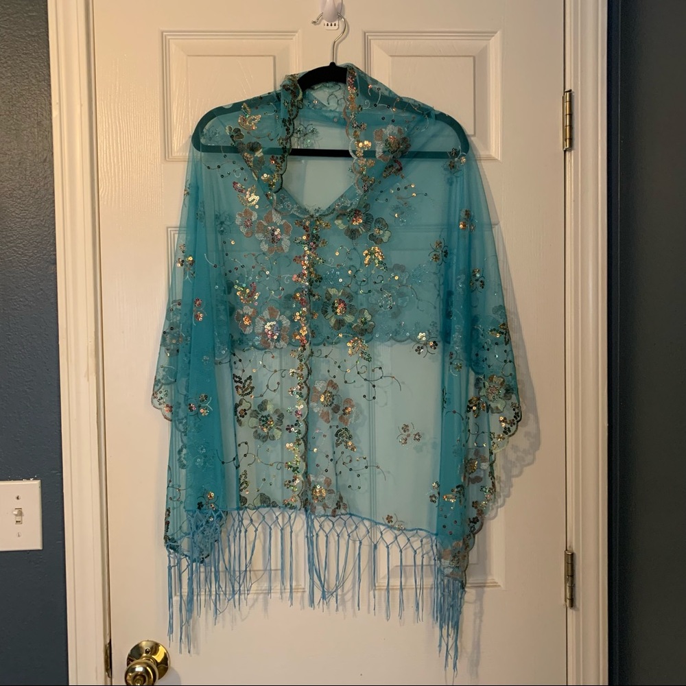 Women’s shawl